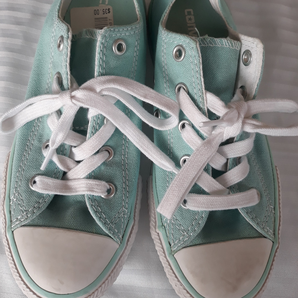 CONVERSE Chuck Taylor Sneakers Junior Size 2